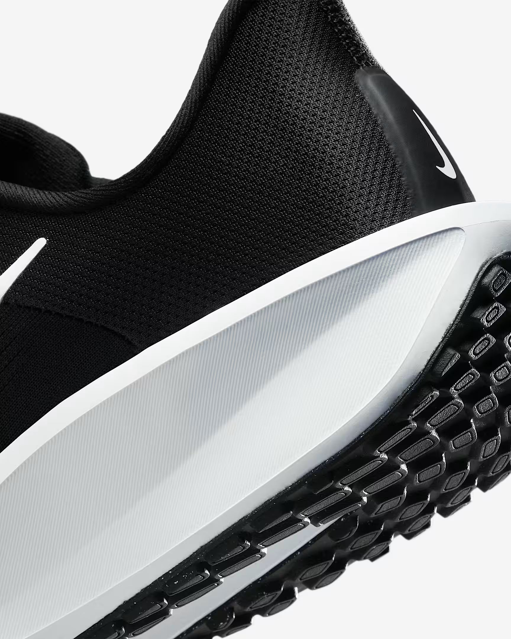 Nike Quest 6