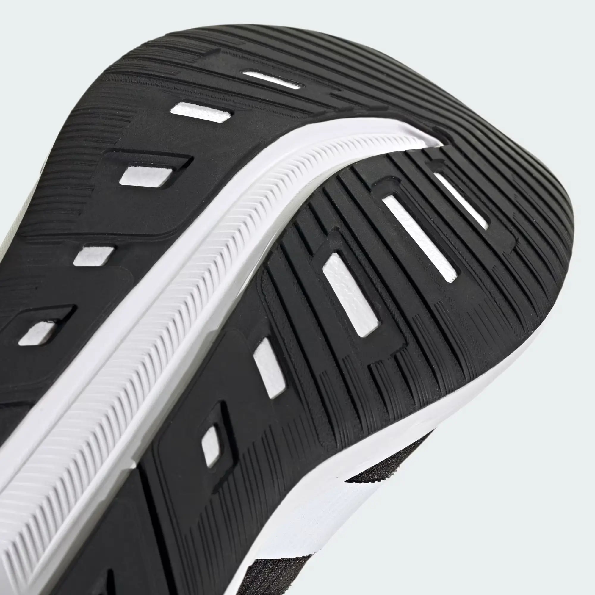 Adidas Questar 3
